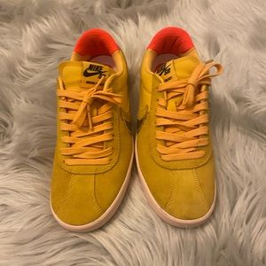 Nike SB Bruin React T
Skate Shoes Size 7.5 worn once!